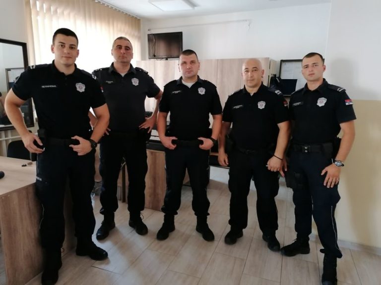 Храбри полицајци спречили трагедију у Нишу: Отели бомбу из руку Слободана који је хтео да се убије